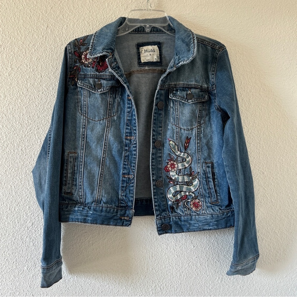 Mudd Floral Embroidered Trucker Cowgirl Denim Jacket Women’s Medium Rodeo Casual